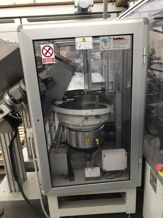 Prasy hydrauliczne, automatyczne nawijarki, suwnice i akcesoria jednej z największych na świecie firm oświetleniowych-10