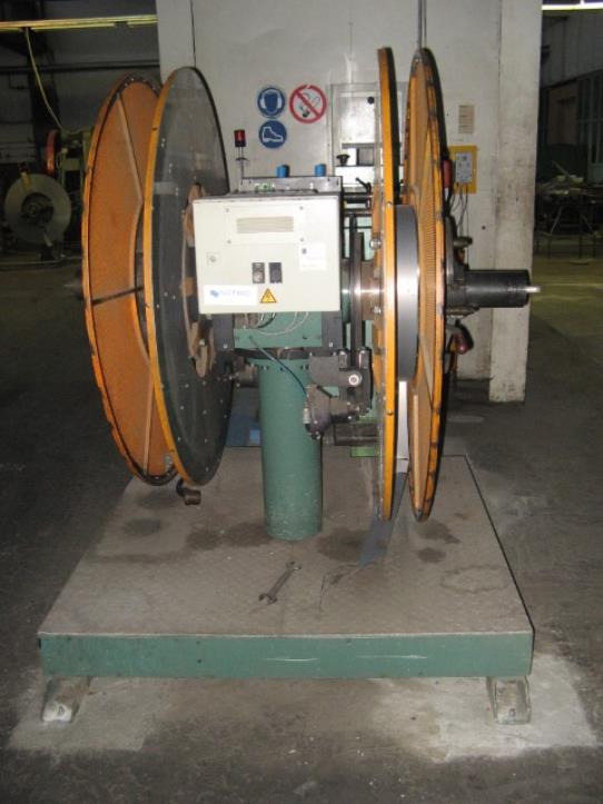 Prasy hydrauliczne, automatyczne nawijarki, suwnice i akcesoria jednej z największych na świecie firm oświetleniowych-2