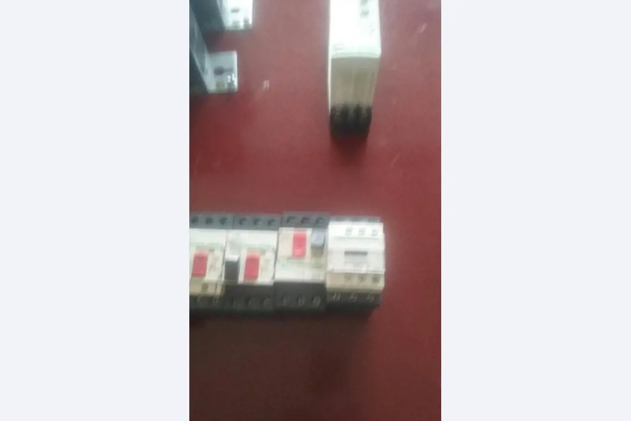 Máquinas para trabalhar metais-16