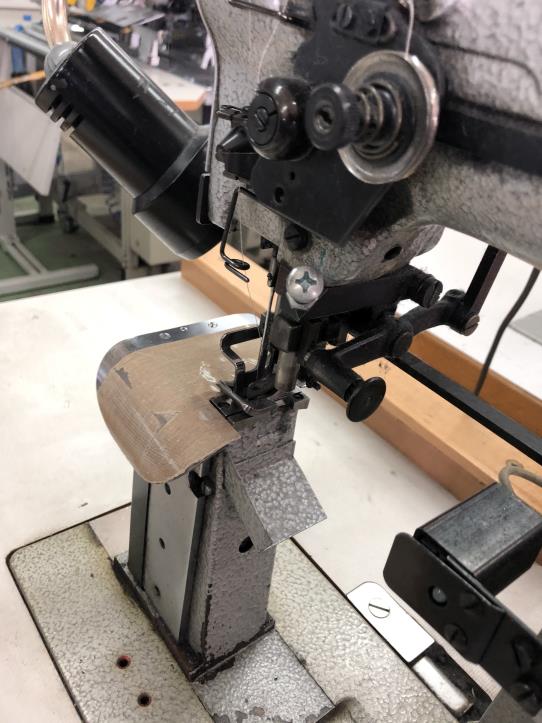 Machines à coudre, à repasser et à couper à prix réduits-3