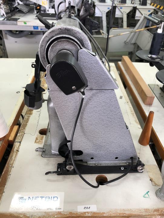 Machines à coudre, à repasser et à couper à prix réduits-3