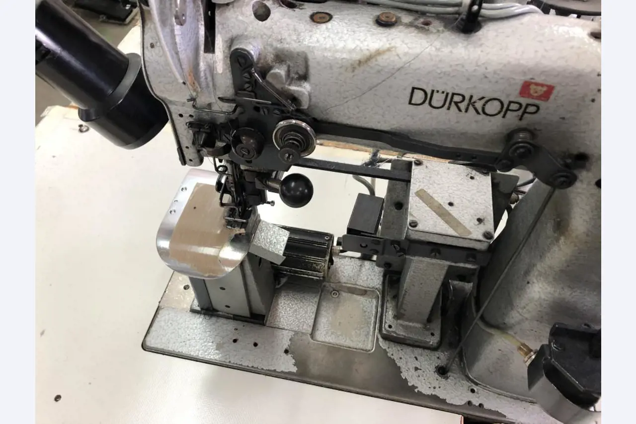 Näh-, Bügel- und Schneidemaschinen zu reduzierten Preisen-1