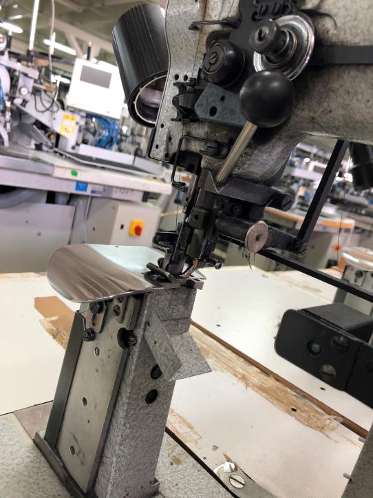 Machines à coudre, à repasser et à couper à prix réduits-3