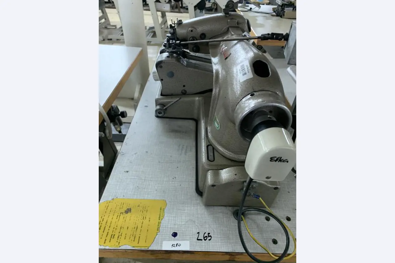 Máquinas de costura, de engomar e de corte a preços reduzidos-2