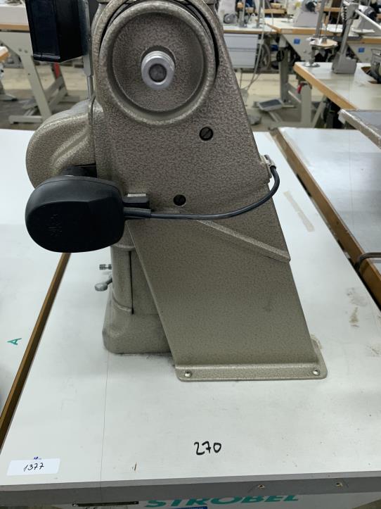 Máquinas de costura, de engomar e de corte a preços reduzidos-2