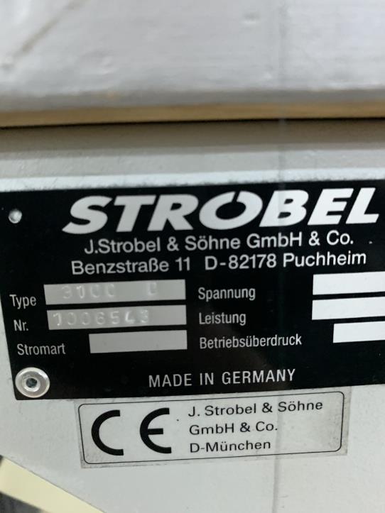 Máquinas de costura, de engomar e de corte a preços reduzidos-3