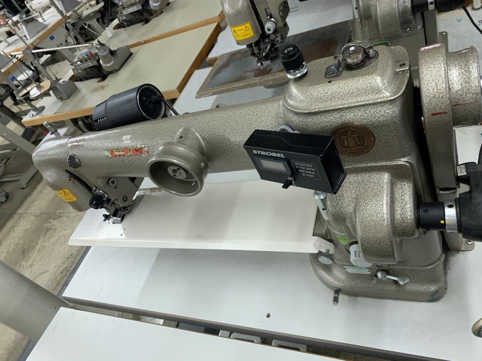 Máquinas de costura, de engomar e de corte a preços reduzidos-1