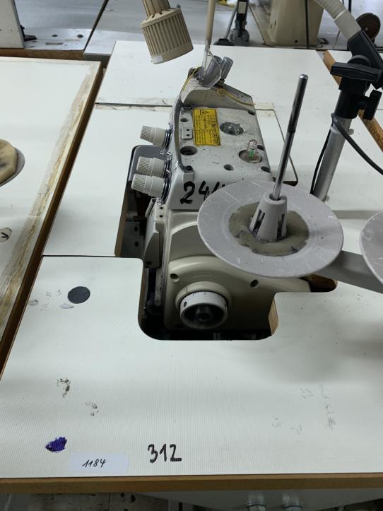 Maszyny do szycia, prasowania i cięcia w obniżonych cenach-1