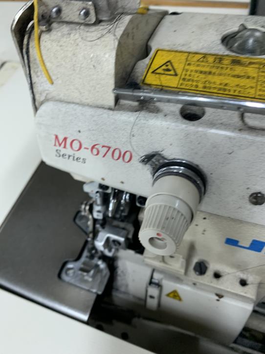 Maszyny do szycia, prasowania i cięcia w obniżonych cenach-2