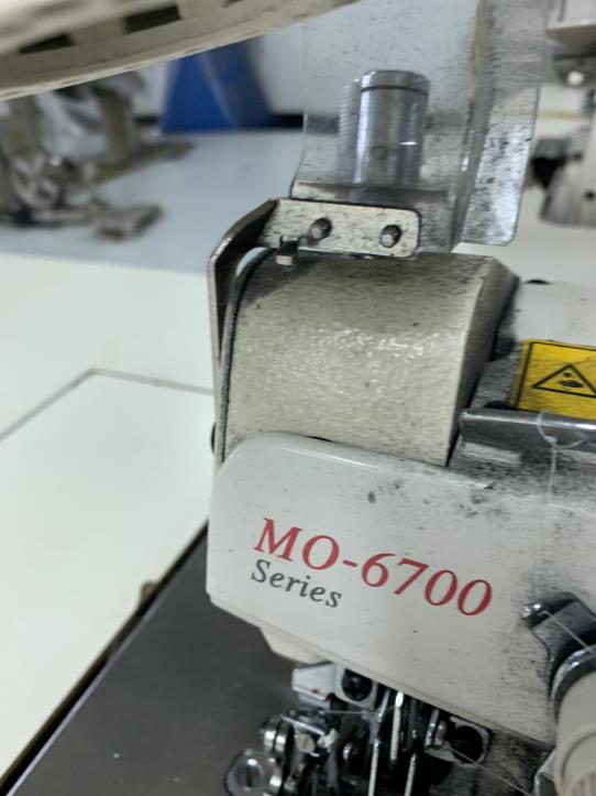 Maszyny do szycia, prasowania i cięcia w obniżonych cenach-4