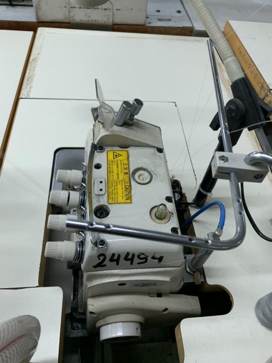 Maszyny do szycia, prasowania i cięcia w obniżonych cenach-3