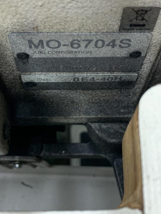 Maszyny do szycia, prasowania i cięcia w obniżonych cenach-3