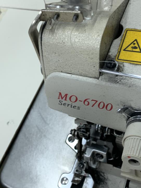 Maszyny do szycia, prasowania i cięcia w obniżonych cenach-2