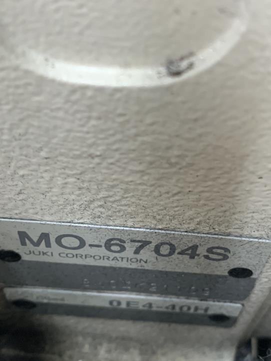 Maszyny do szycia, prasowania i cięcia w obniżonych cenach-3