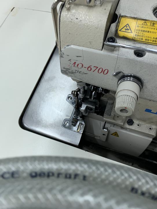 Maszyny do szycia, prasowania i cięcia w obniżonych cenach-3