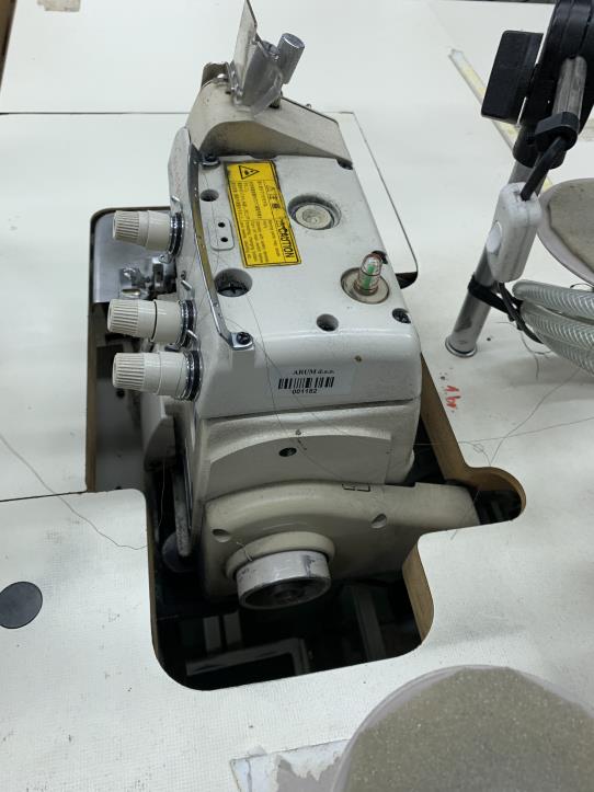 Maszyny do szycia, prasowania i cięcia w obniżonych cenach-5