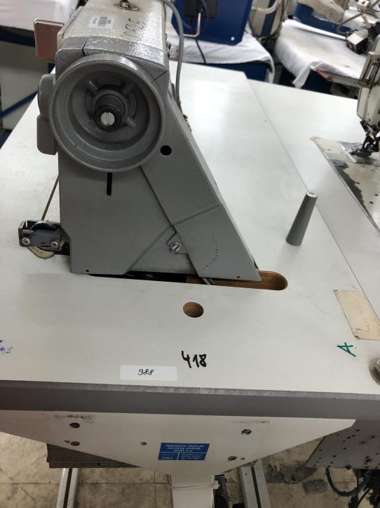 Machines à coudre, à repasser et à couper à prix réduits-2