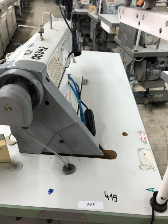 Machines à coudre, à repasser et à couper à prix réduits-2