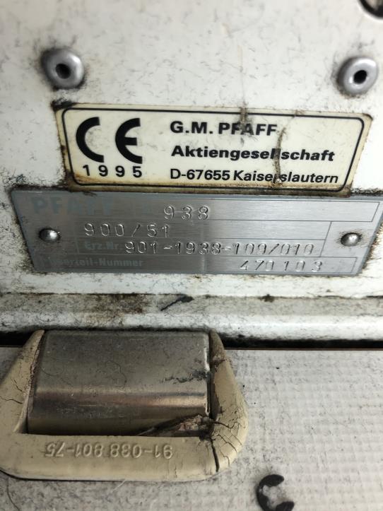 Machines à coudre, à repasser et à couper à prix réduits-3