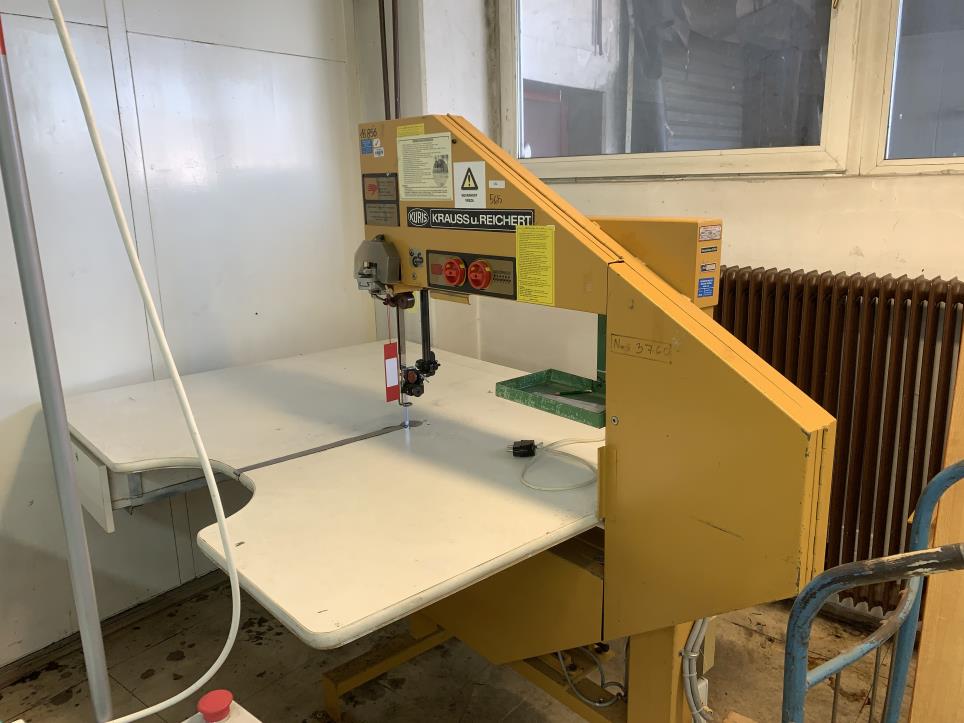 Näh-, Bügel- und Schneidemaschinen zu reduzierten Preisen-1