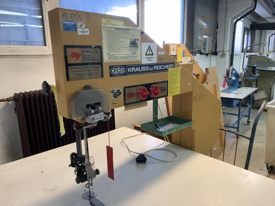 Näh-, Bügel- und Schneidemaschinen zu reduzierten Preisen-3