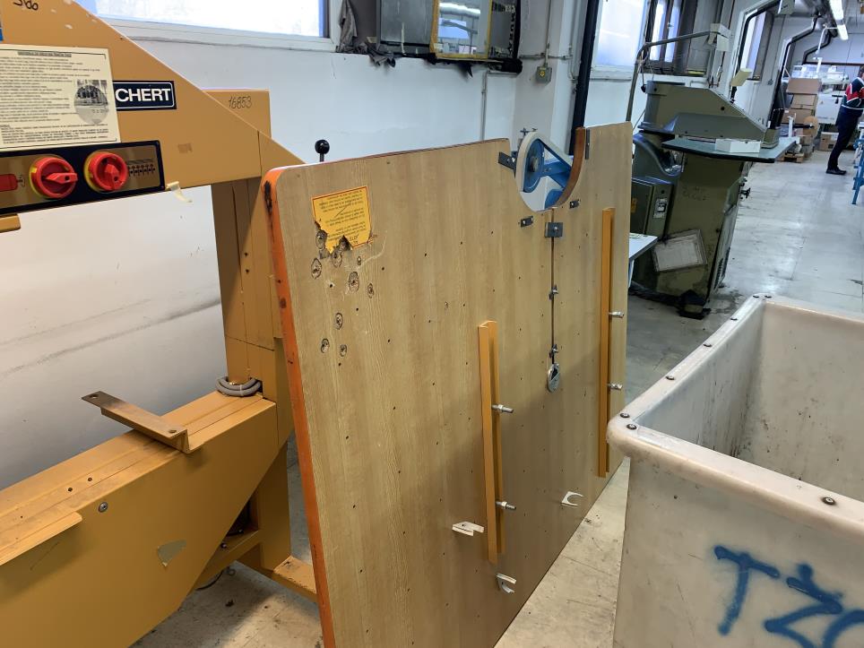 Näh-, Bügel- und Schneidemaschinen zu reduzierten Preisen-2