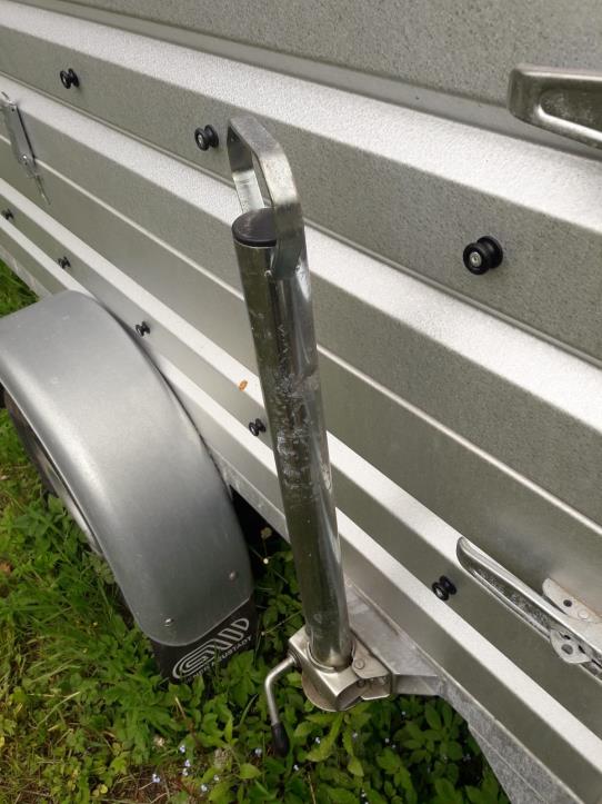 Véhicules, équipement de bureau, stocks et domaines Internet-4