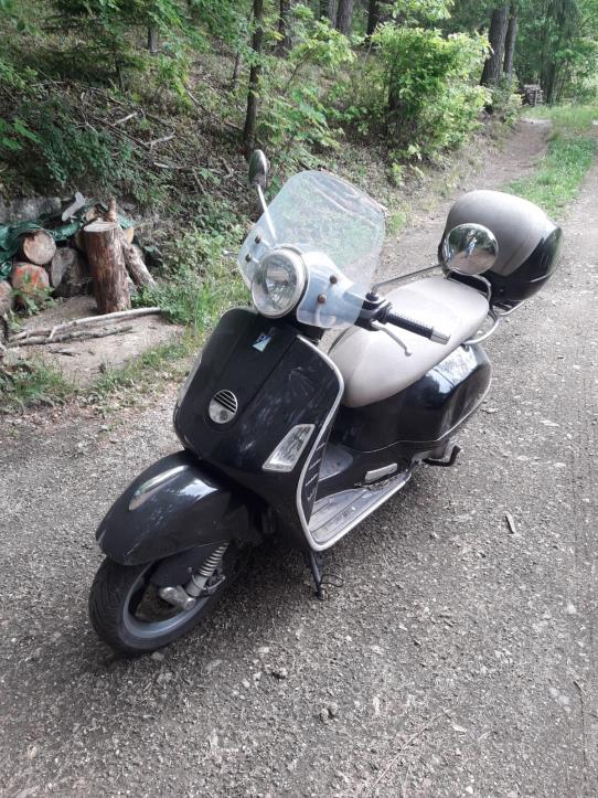 Véhicules, équipement de bureau, stocks et domaines Internet-1