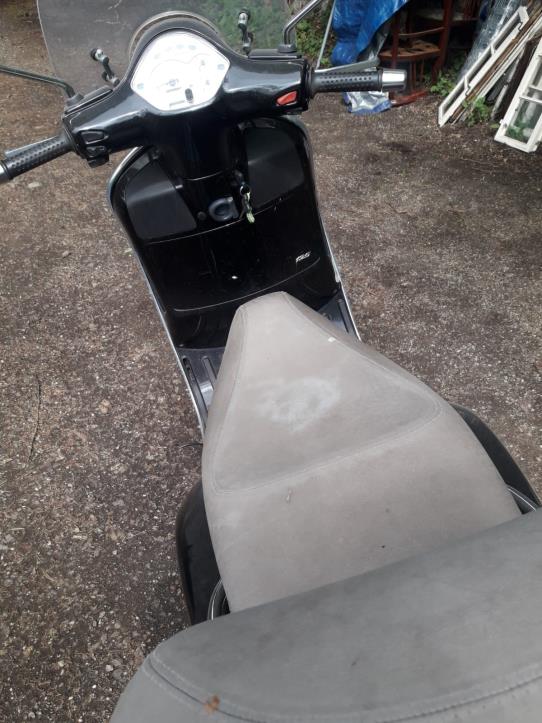 Véhicules, équipement de bureau, stocks et domaines Internet-2