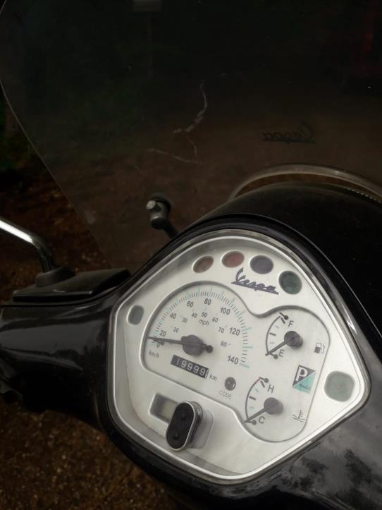 Véhicules, équipement de bureau, stocks et domaines Internet-3