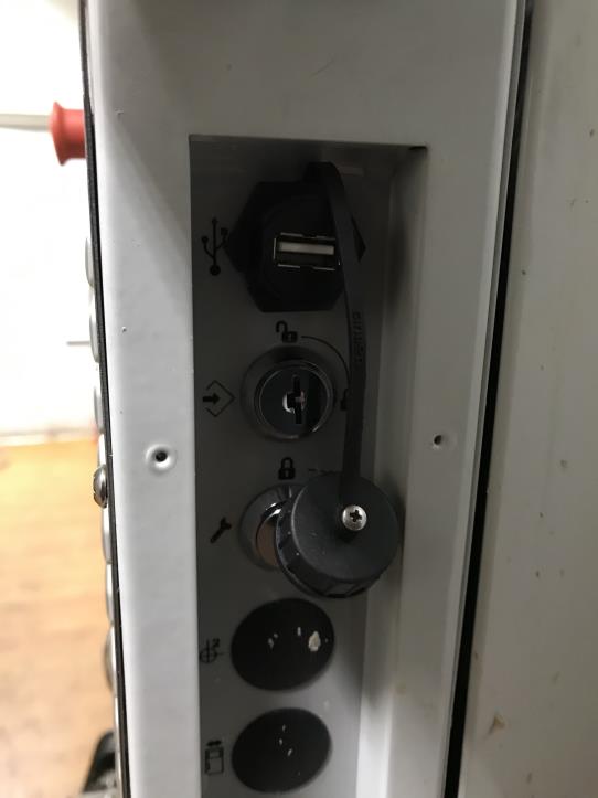 Używane centrum obróbcze, HAAS-32