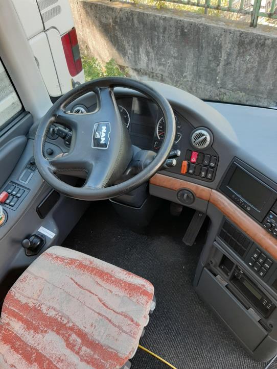 Dobro vzdrževan avtobus MAN-9