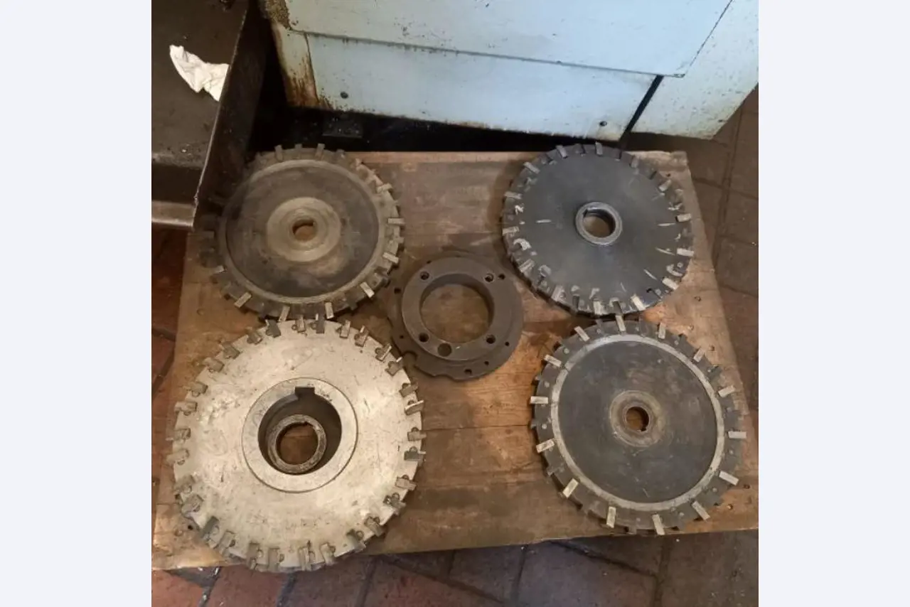 Machinery and equipment from a German metal construction company -13