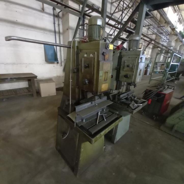 Maschinen und Einrichtungen eines deutschen Metallbauunternehmens-1