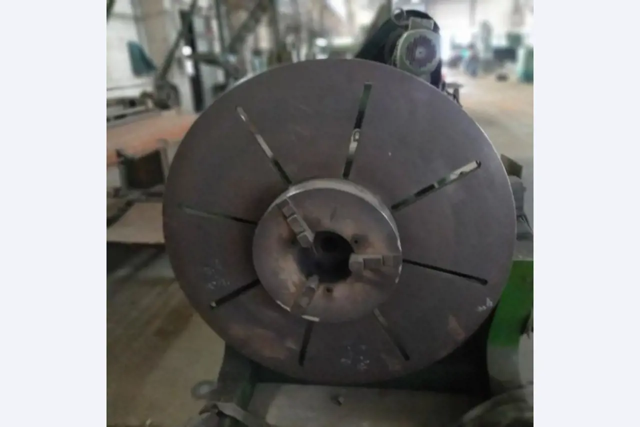 Máquinas y equipos de una empresa alemana de construcciones metálicas-2