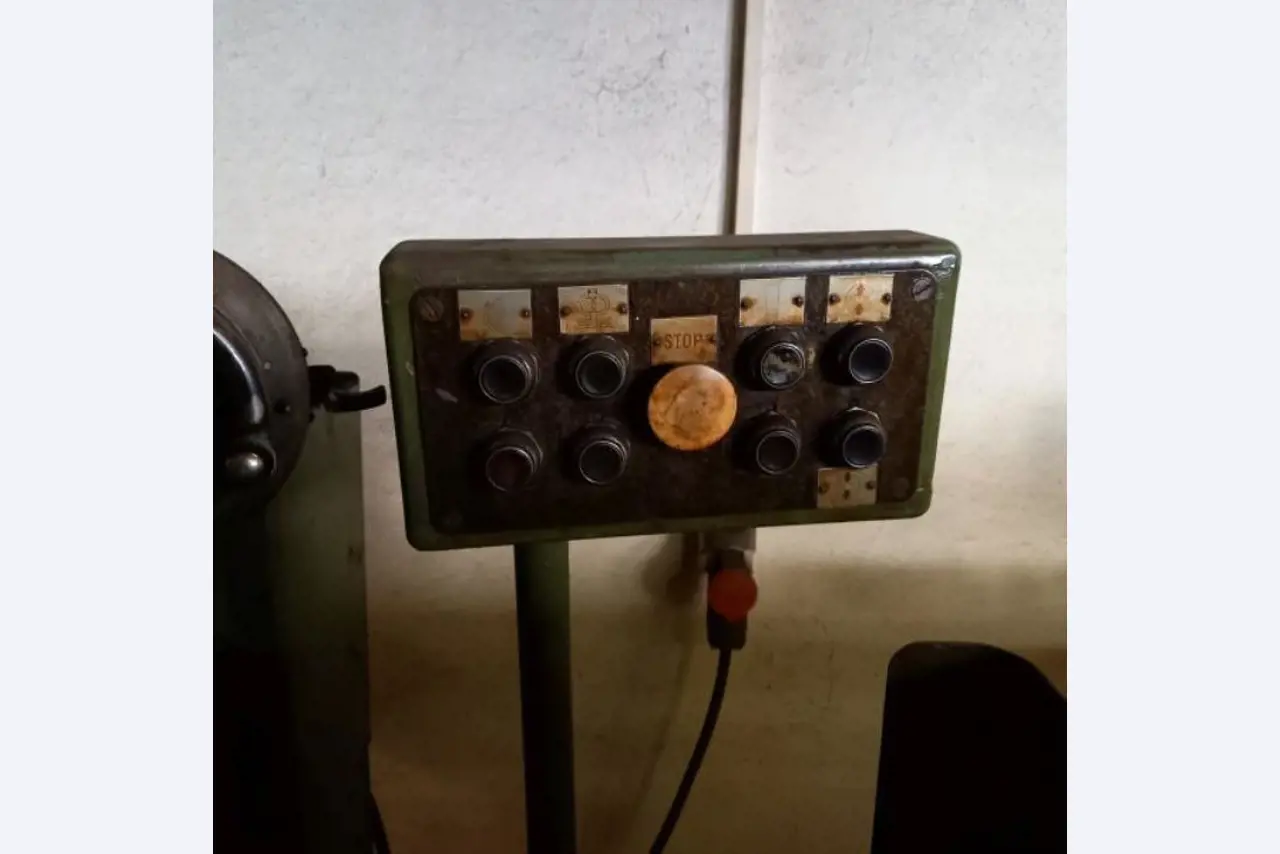 Stroji in oprema nemškega podjetja za gradnjo kovin-4