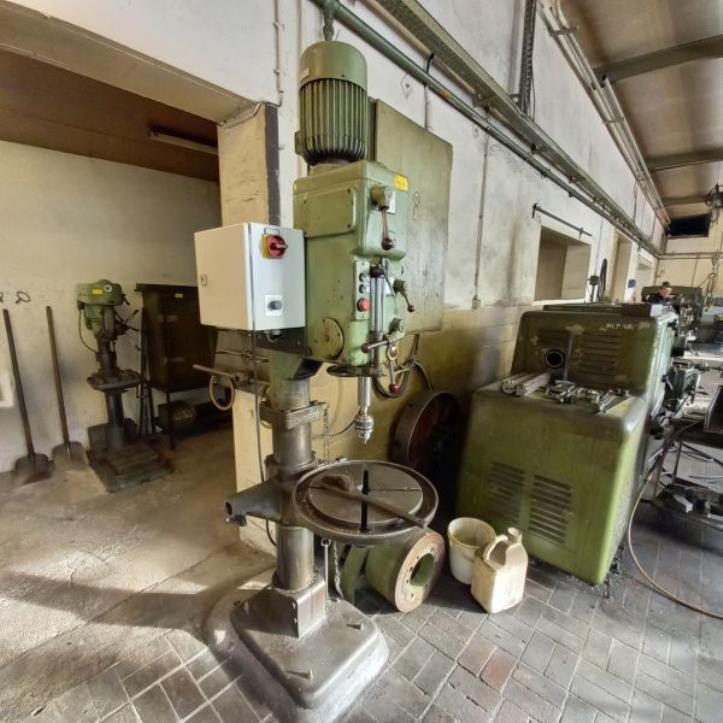 Maschinen und Einrichtungen eines deutschen Metallbauunternehmens-1