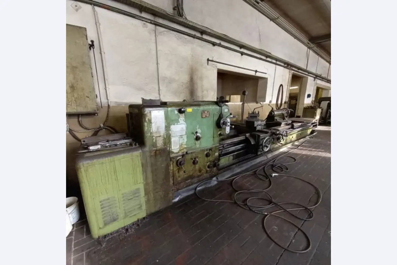 Stroji in oprema nemškega podjetja za gradnjo kovin-1