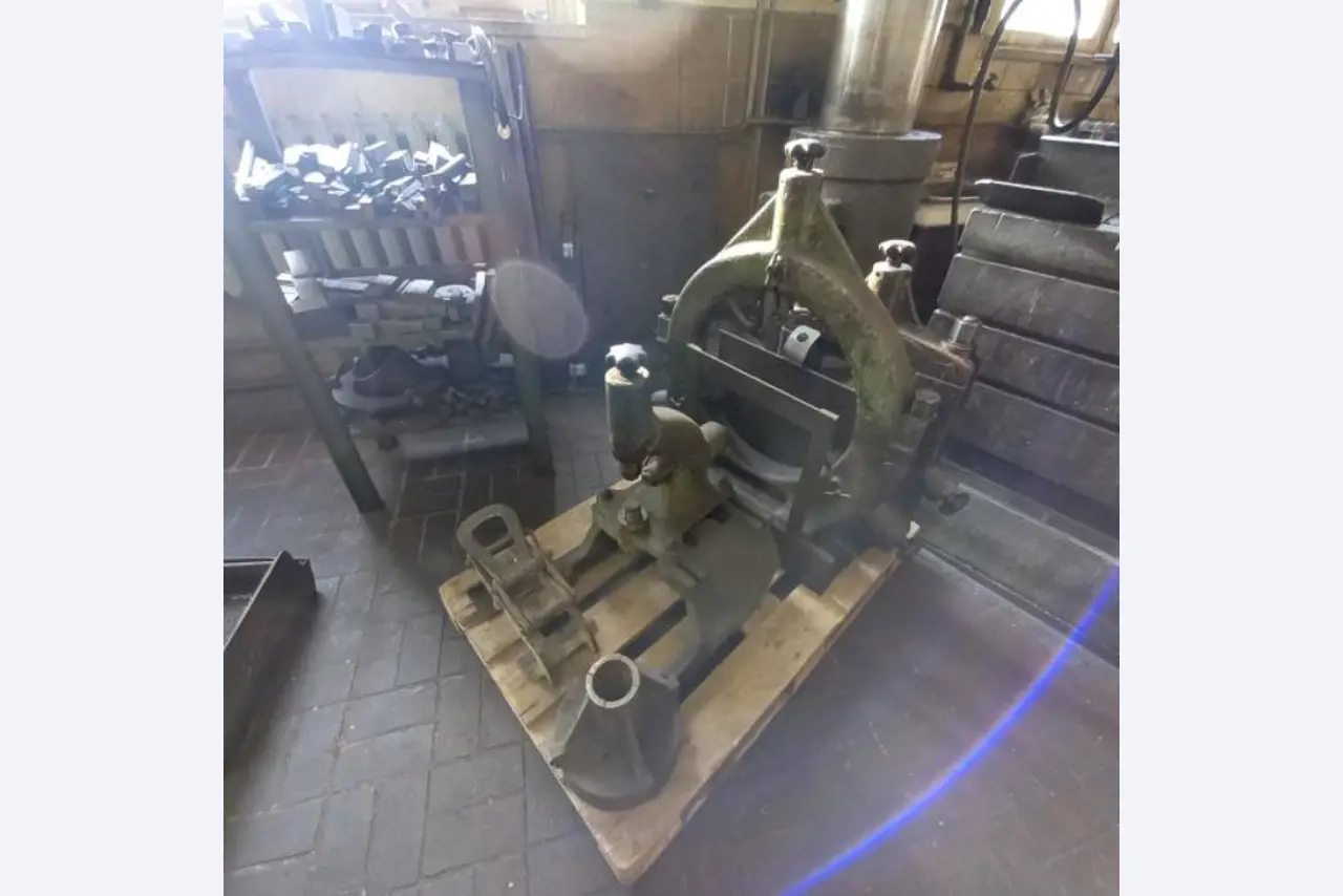 Stroji in oprema nemškega podjetja za gradnjo kovin-10