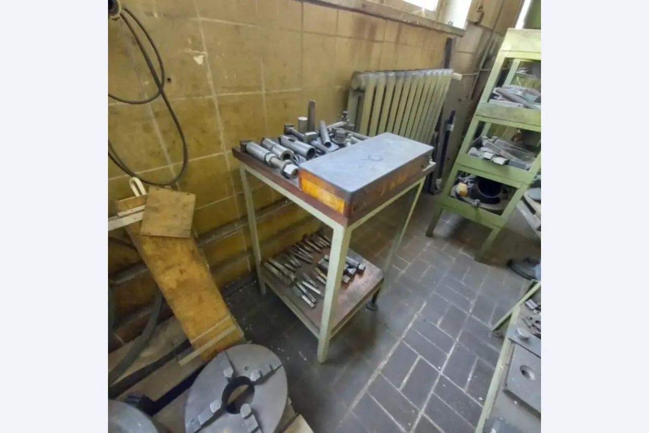 Stroji in oprema nemškega podjetja za gradnjo kovin-12