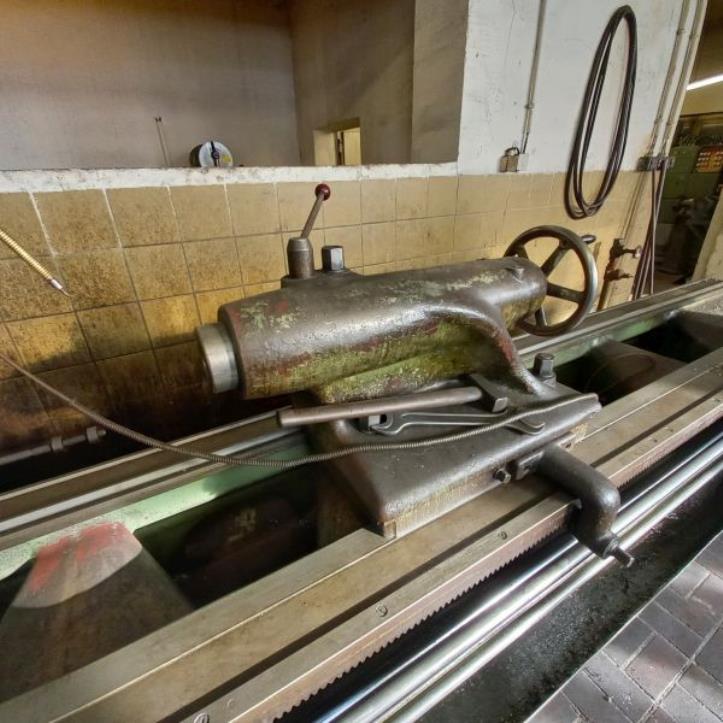 Machines et équipements d'une entreprise allemande de construction métallique-2