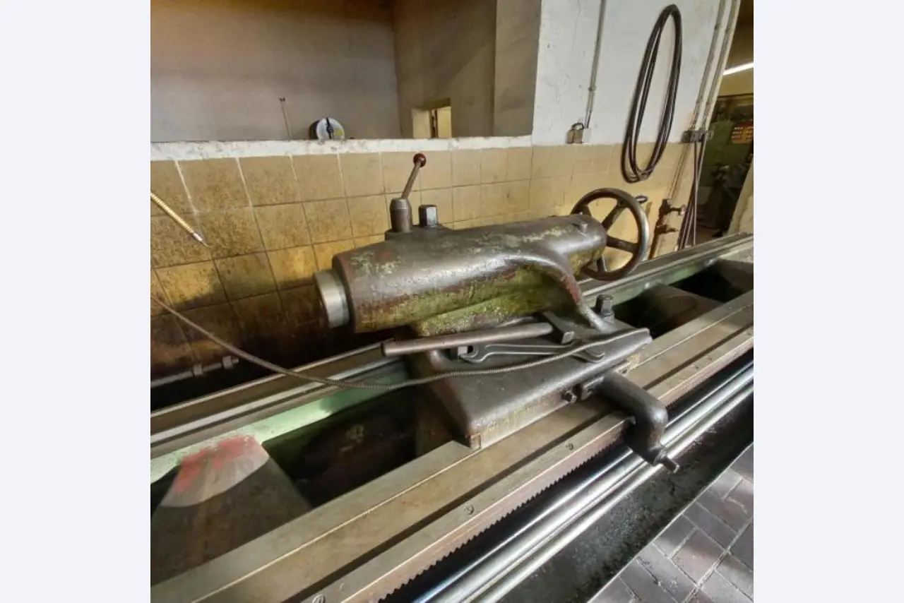 Stroji in oprema nemškega podjetja za gradnjo kovin-2