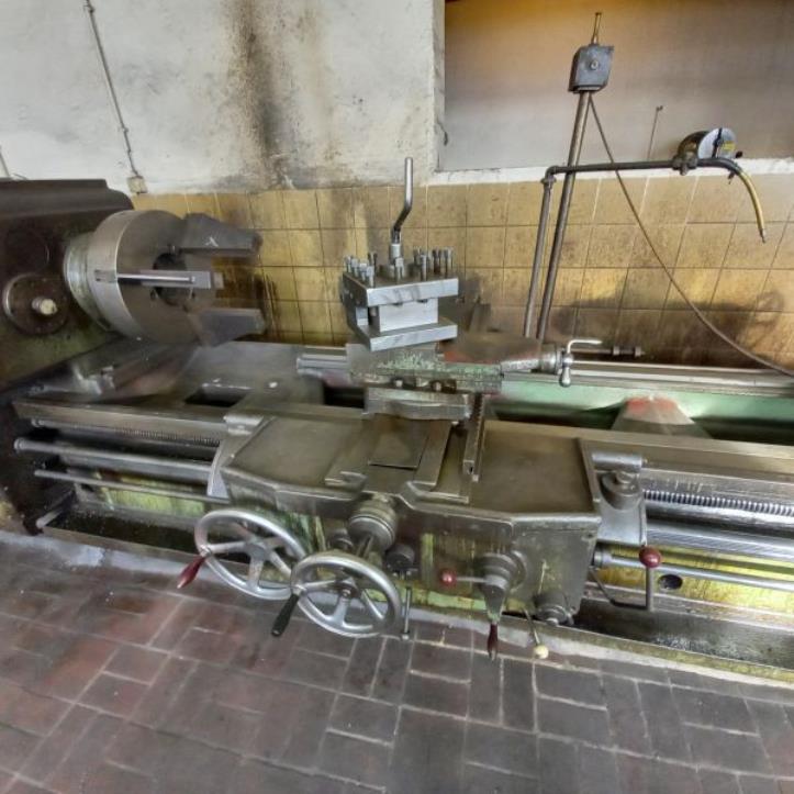 Machines et équipements d'une entreprise allemande de construction métallique-3