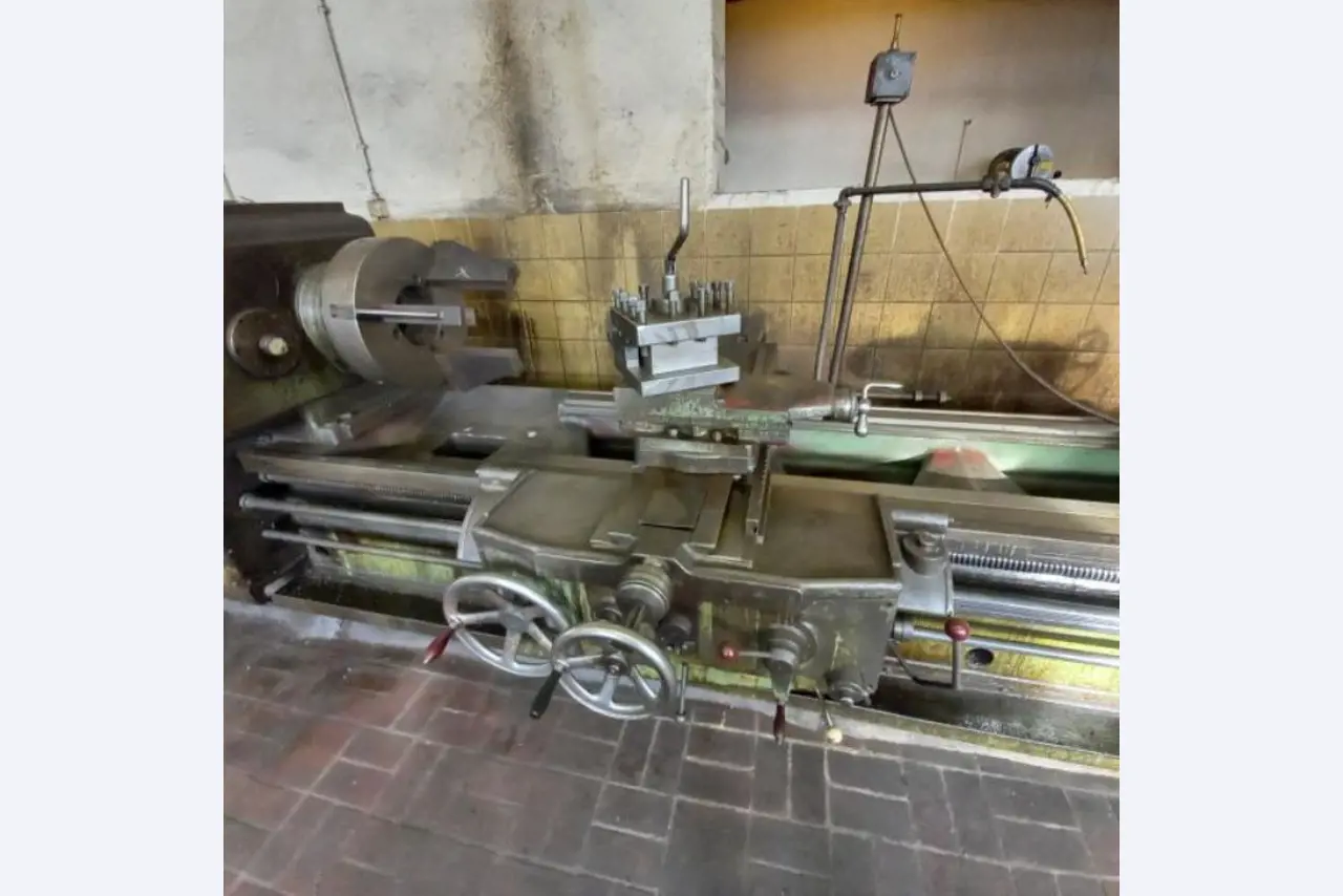 Stroji in oprema nemškega podjetja za gradnjo kovin-3