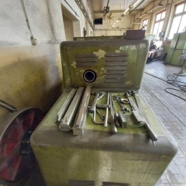 Machines et équipements d'une entreprise allemande de construction métallique-7