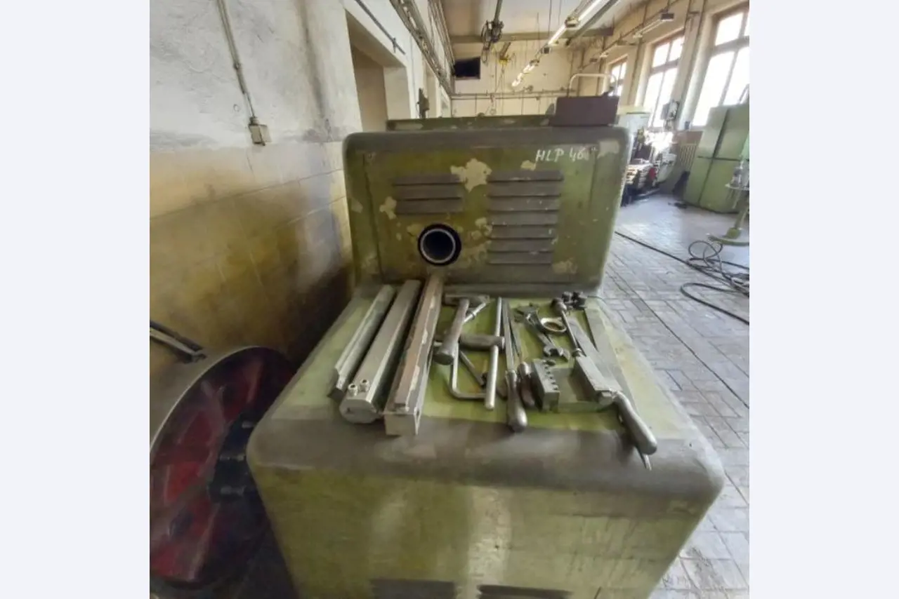 Stroji in oprema nemškega podjetja za gradnjo kovin-7