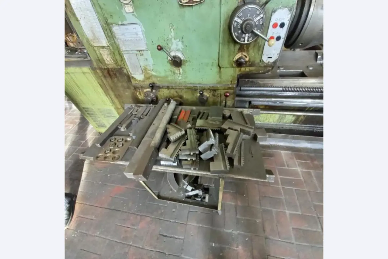 Stroji in oprema nemškega podjetja za gradnjo kovin-9