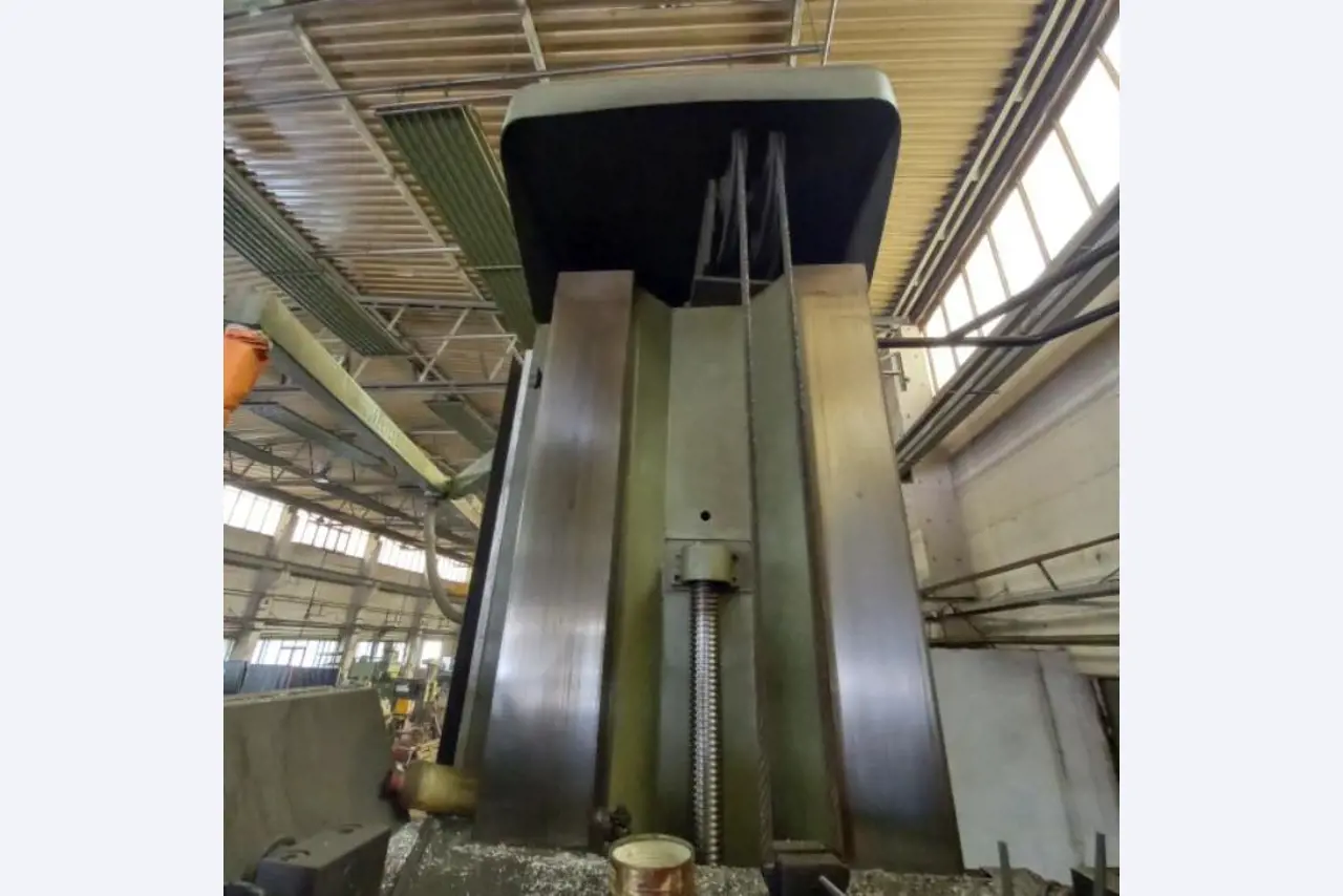 Machinery and equipment from a German metal construction company -11