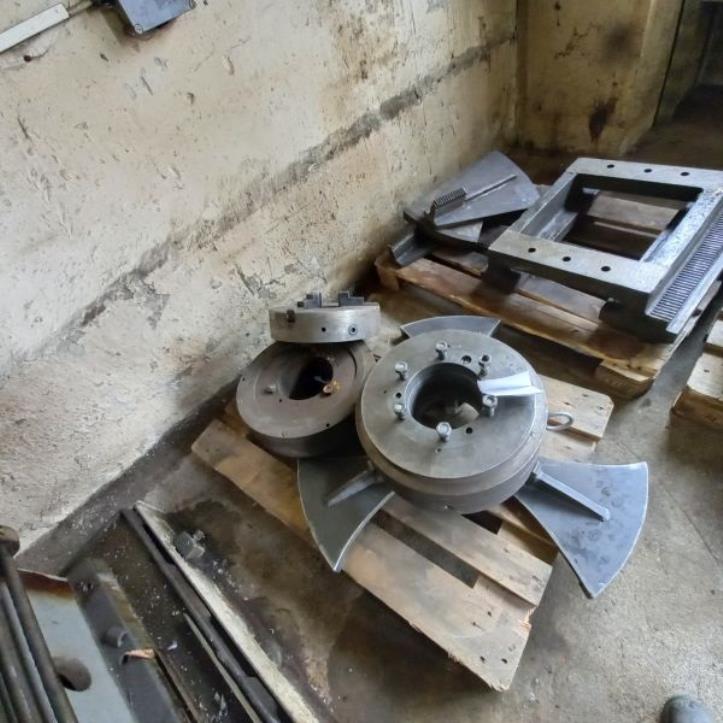 Maschinen und Einrichtungen eines deutschen Metallbauunternehmens-8