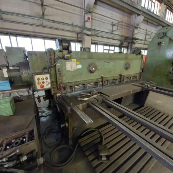 Machinery and equipment from a German metal construction company -1